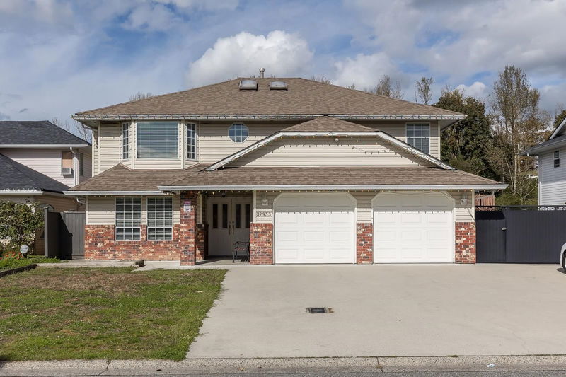 32933 Harwood Place, Abbotsford, British Columbia (MLS R2933164)