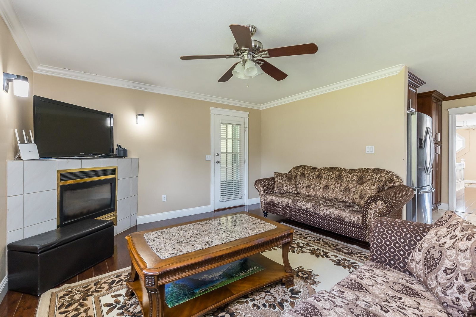 Listing Image 11