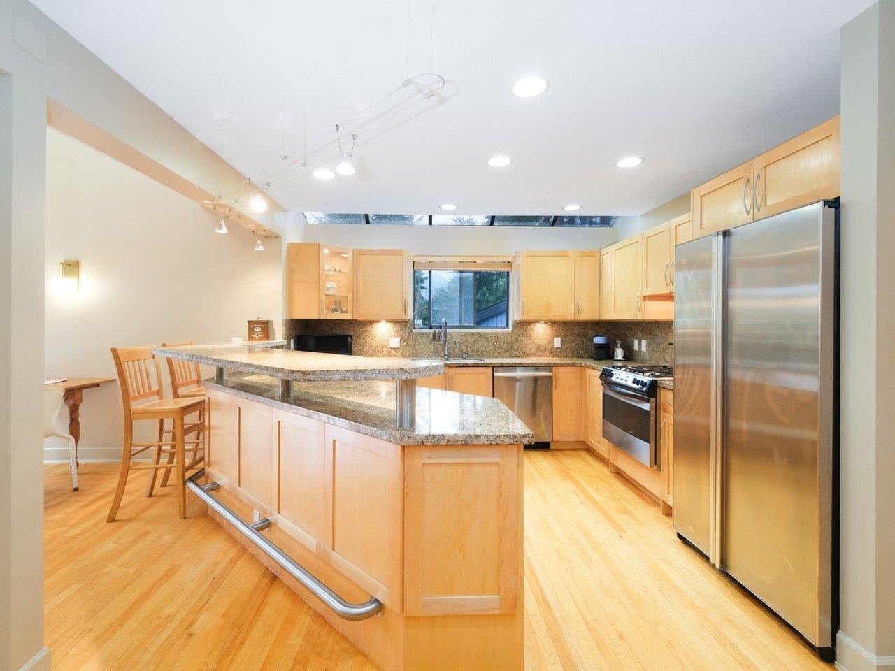 Listing Image 22