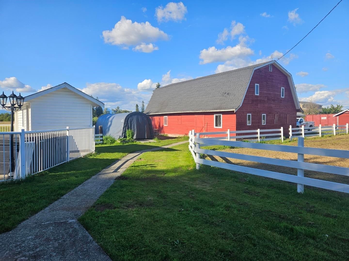 Listing Image 11
