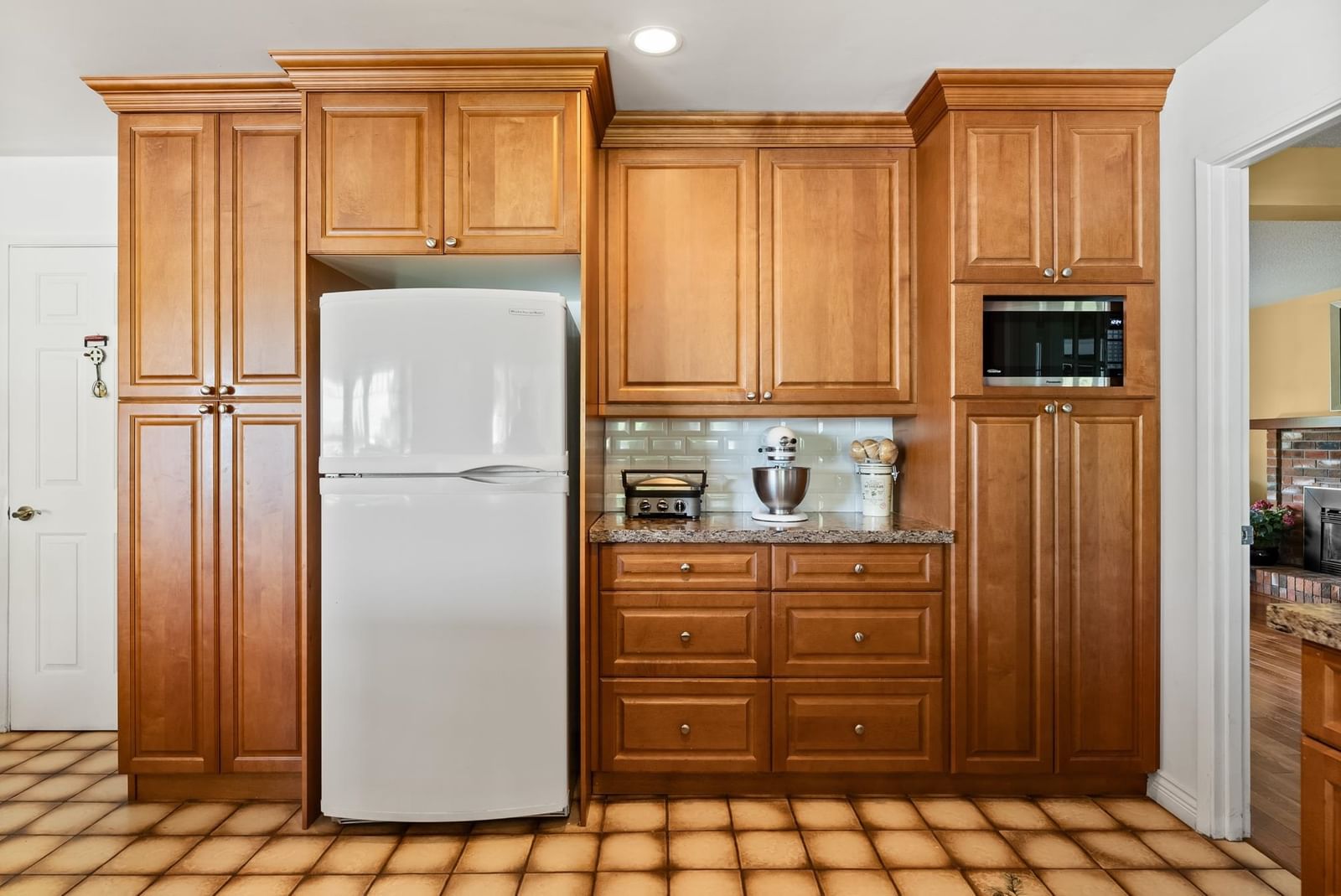 Listing Image 19