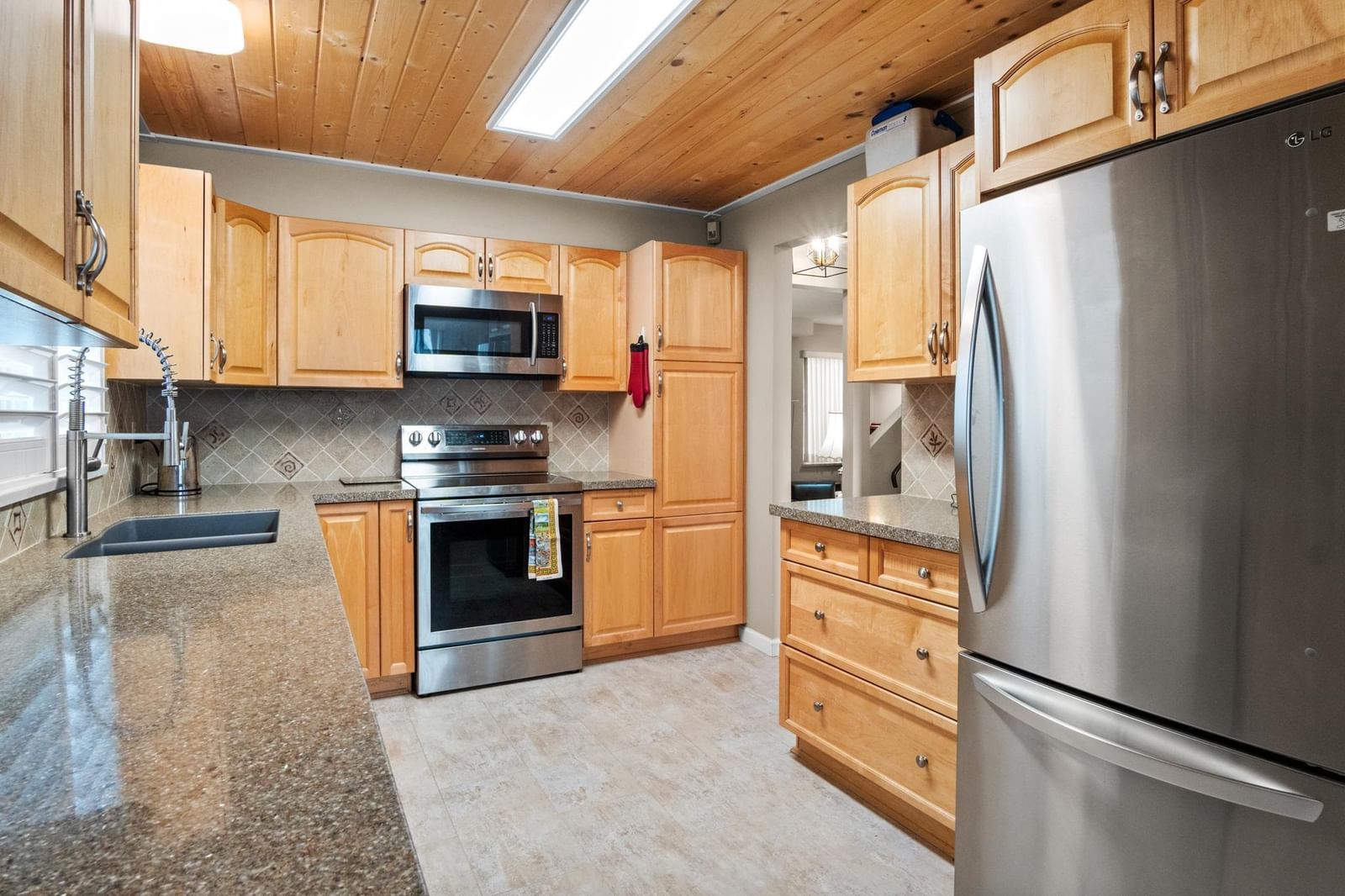 Listing Image 13
