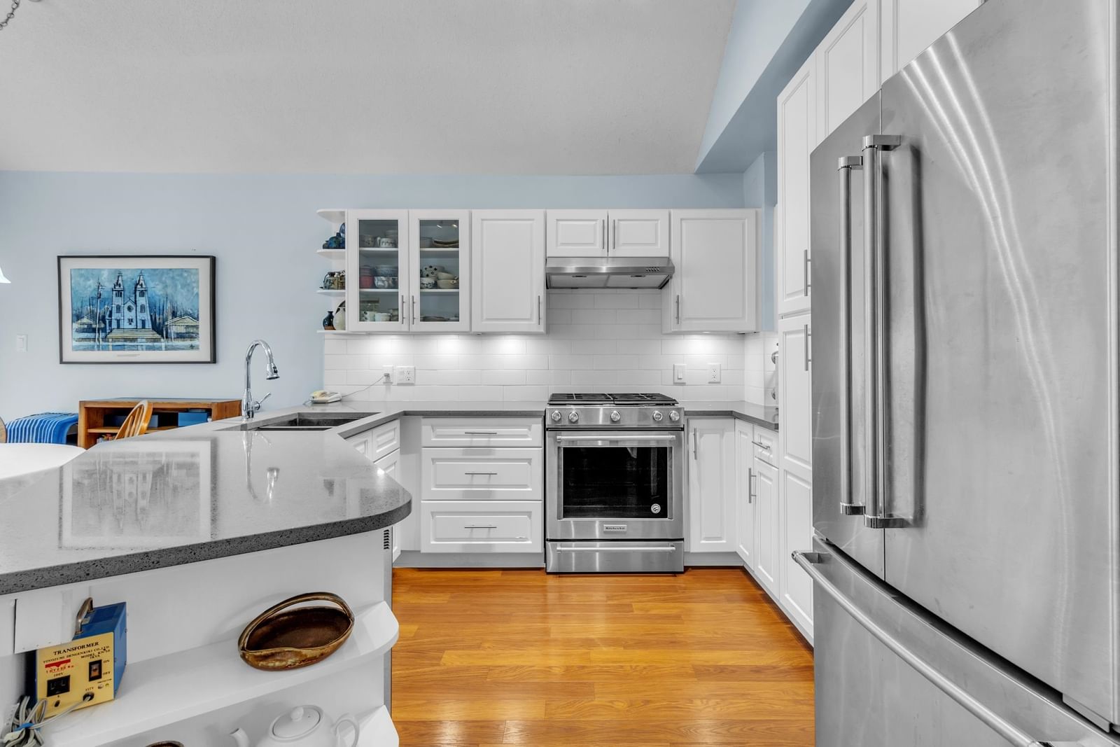 Listing Image 11