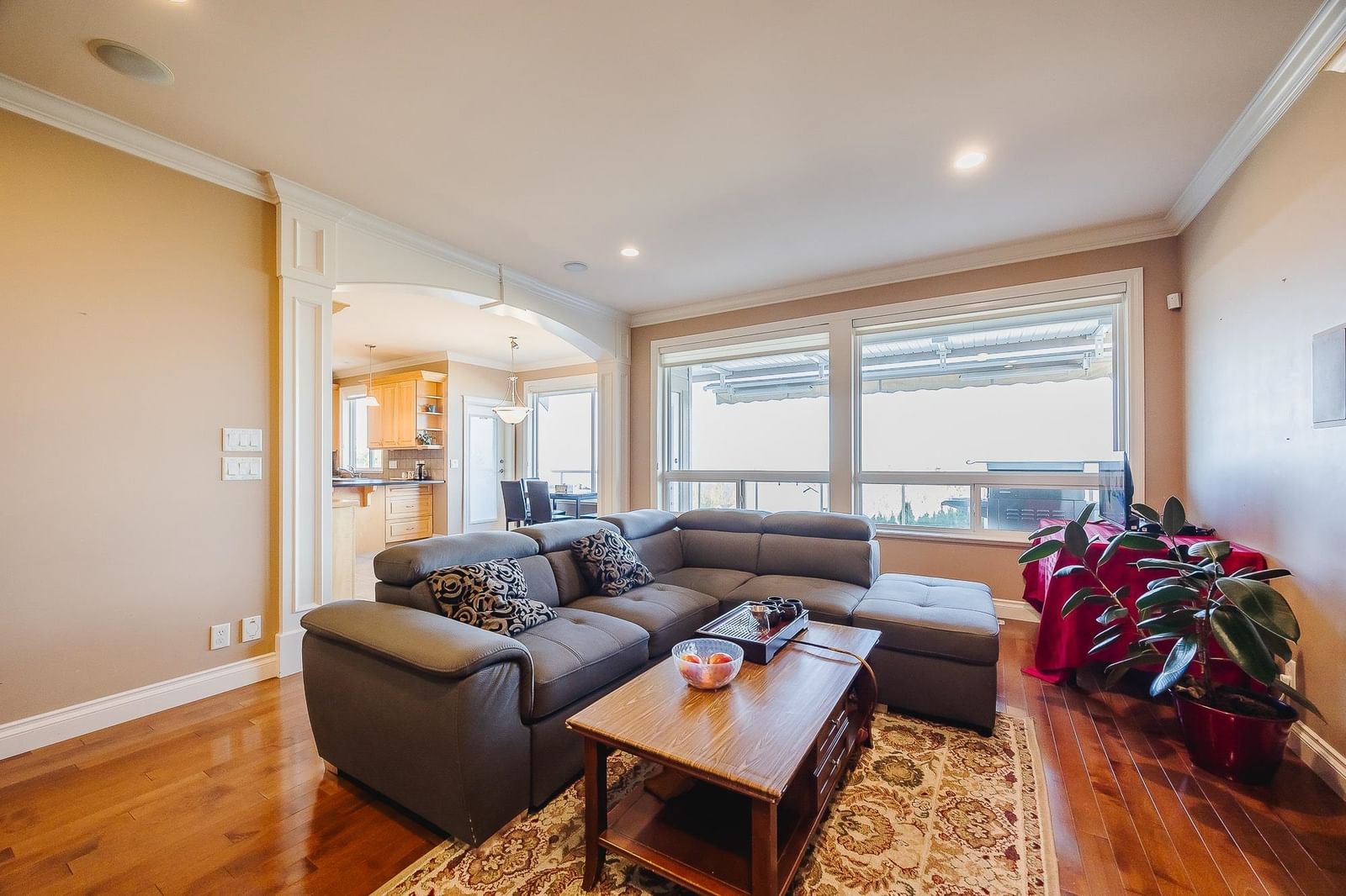 Listing Image 11
