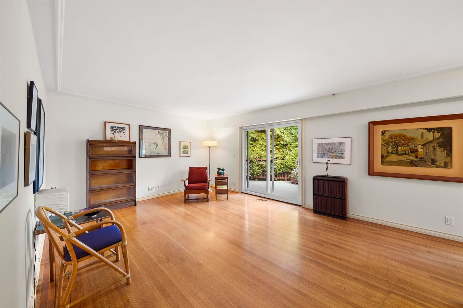 Listing Image 10