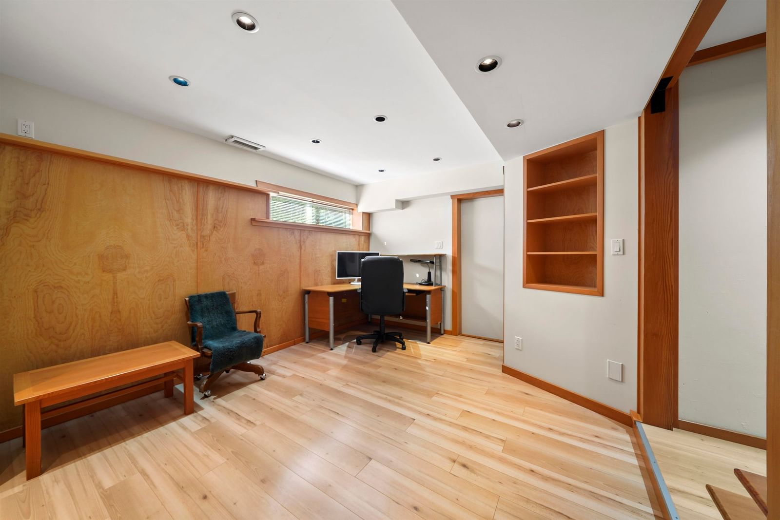 Listing Image 20