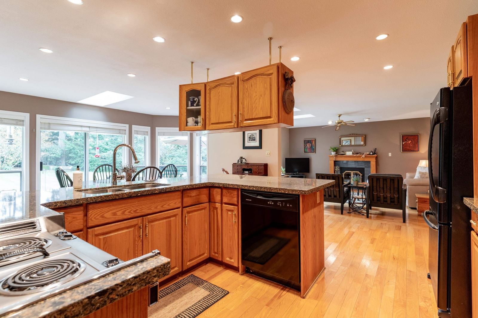 Listing Image 9