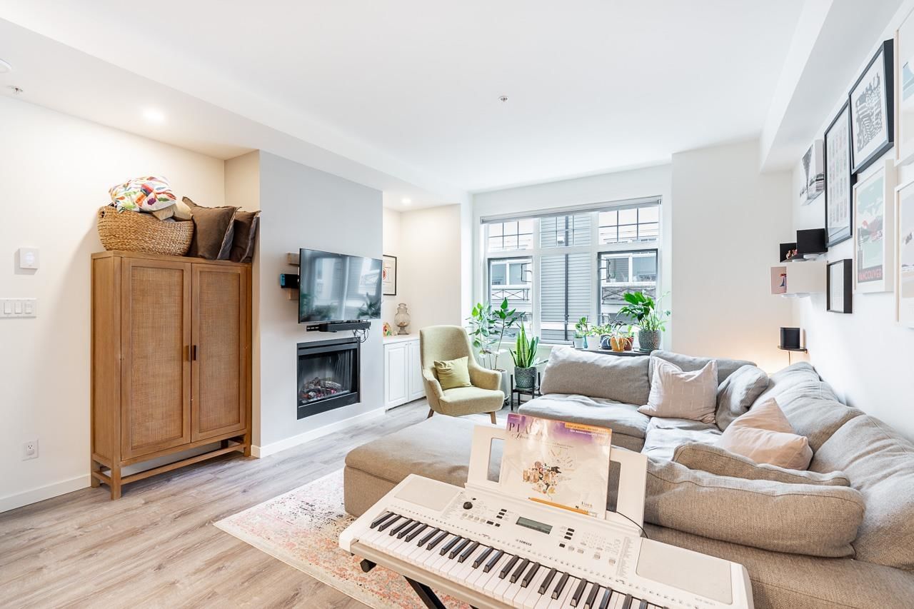 Listing Image 10
