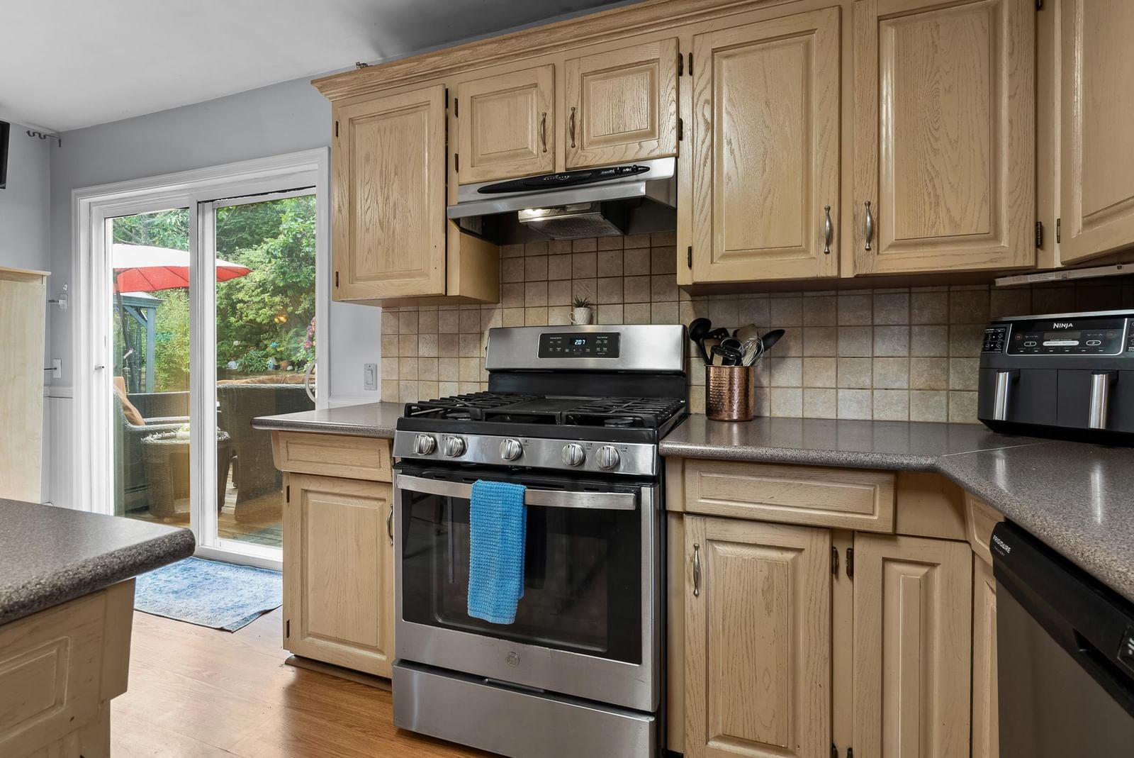 Listing Image 11