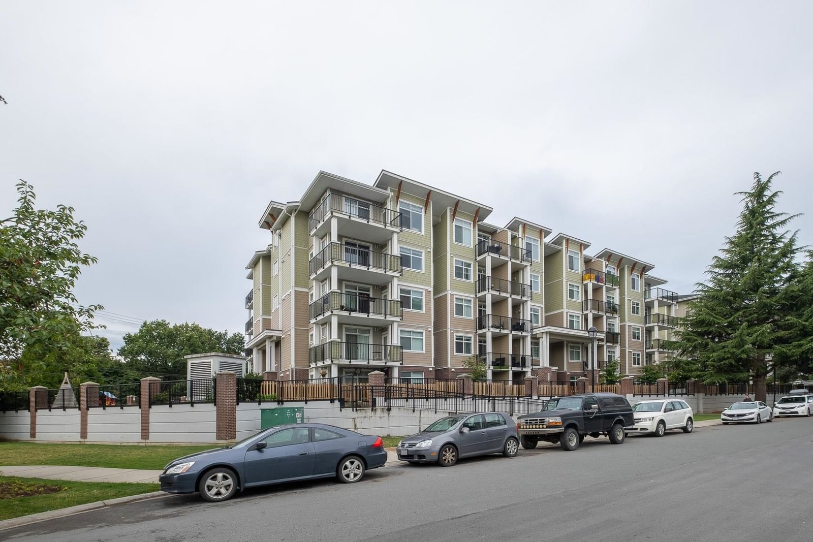 Listing Image 1