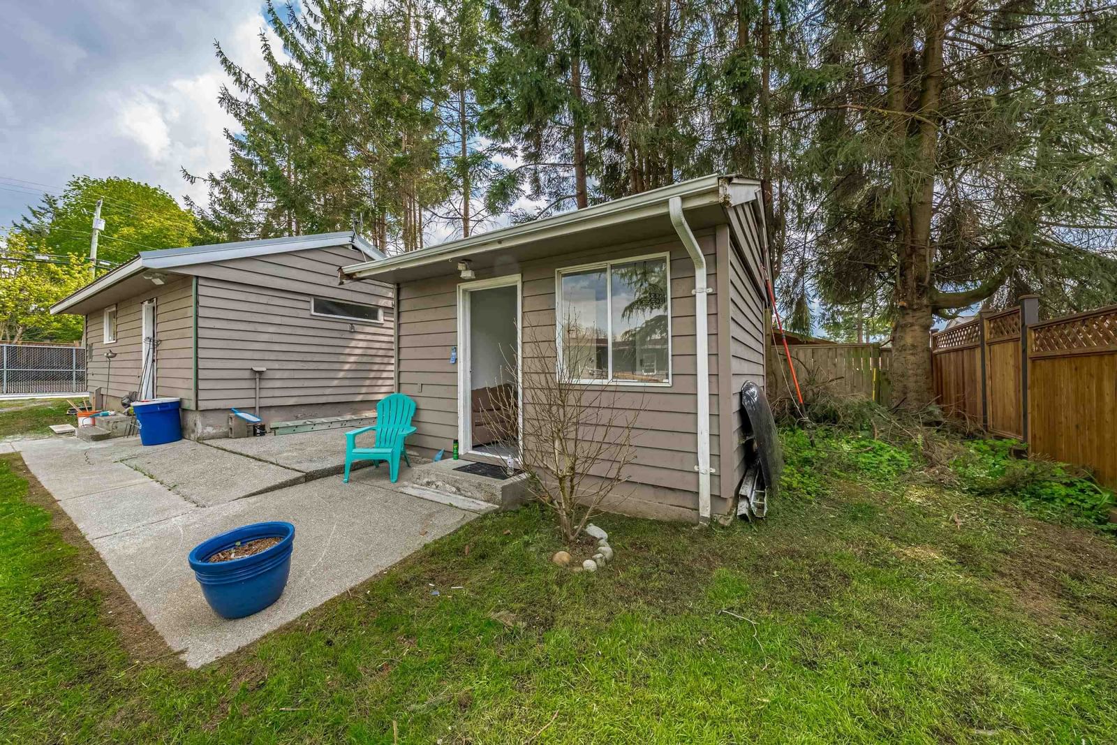 Listing Image 11