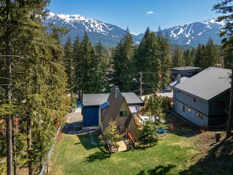 8409 Matterhorn Drive, Whistler, British Columbia (MLS R2933489)