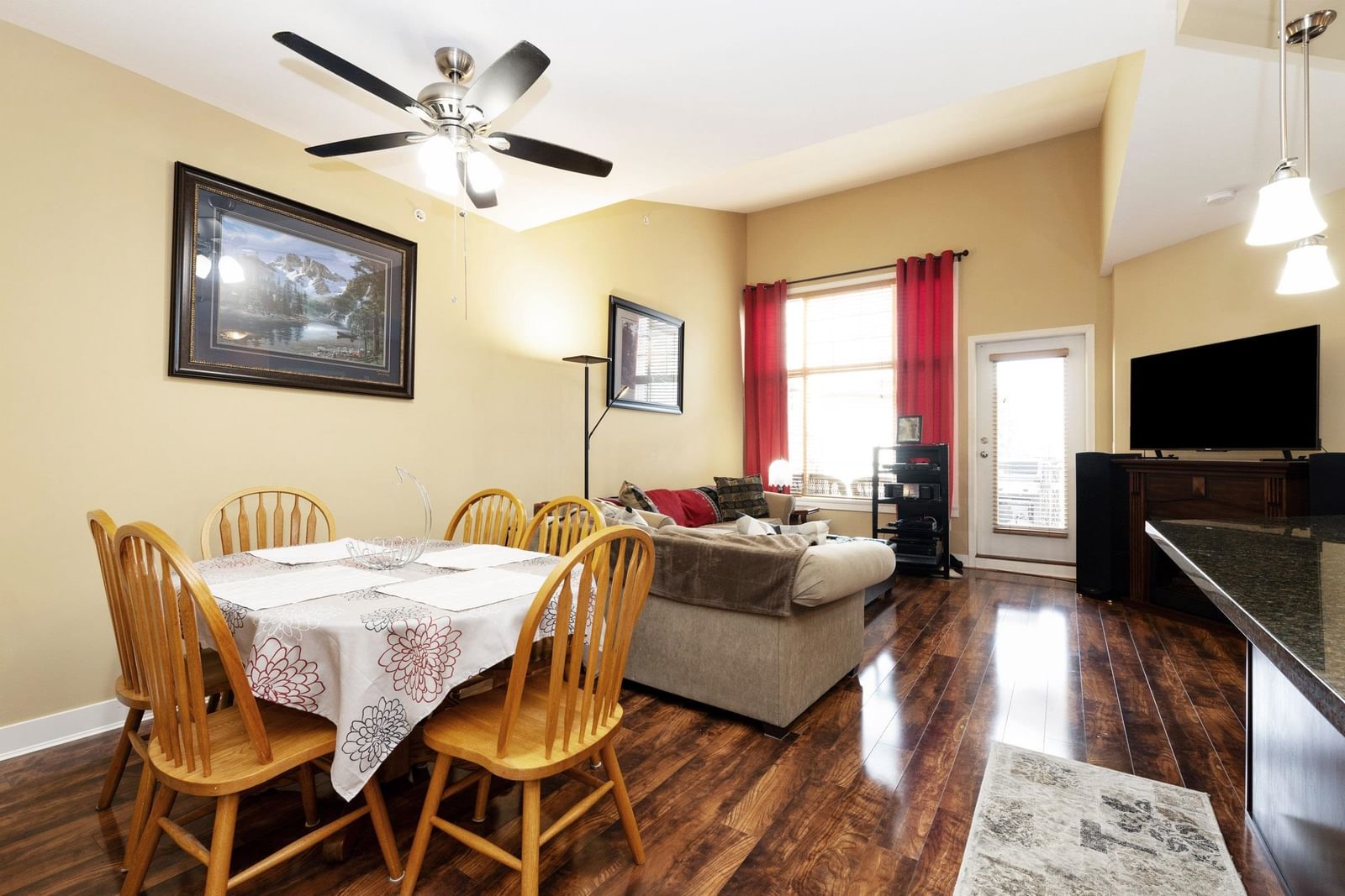 Listing Image 9