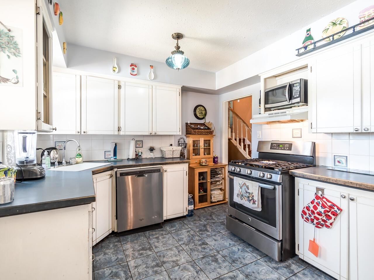 Listing Image 19