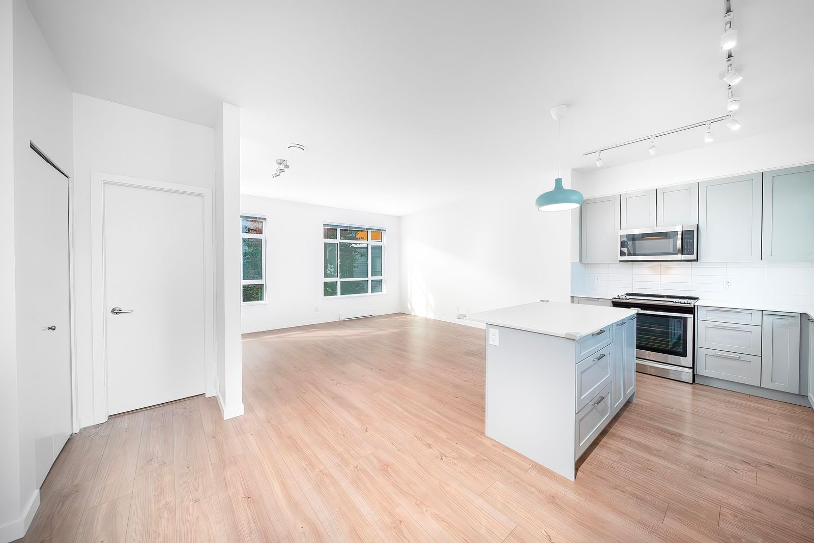 Listing Image 9