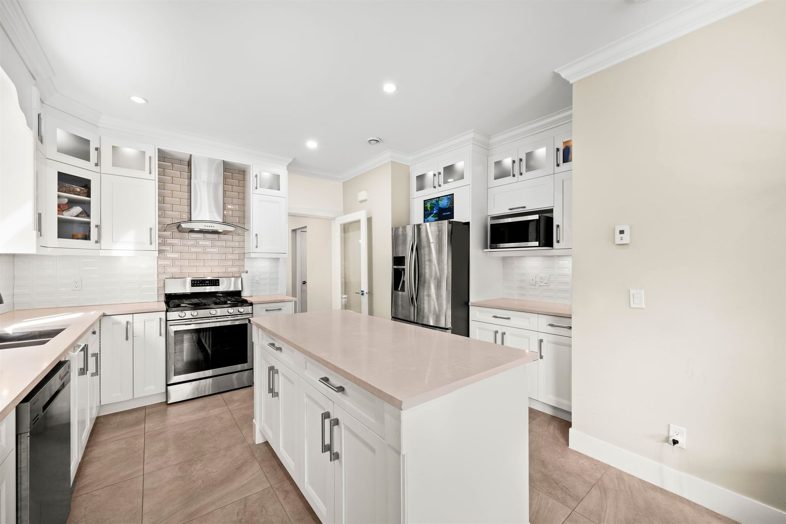 Listing Image 13