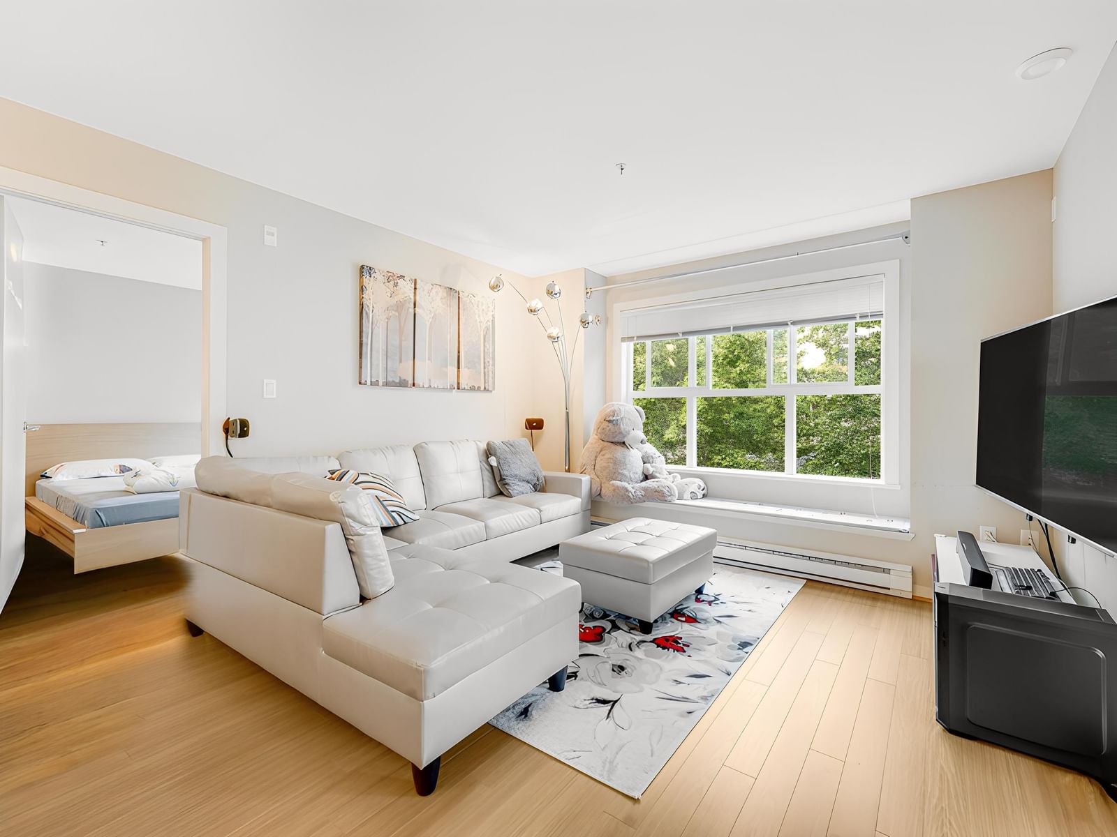 Listing Image 1