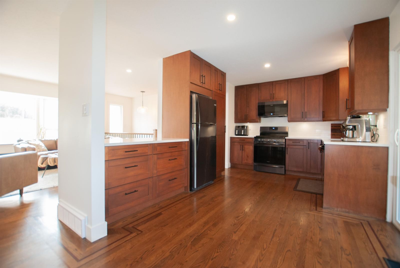 Listing Image 11
