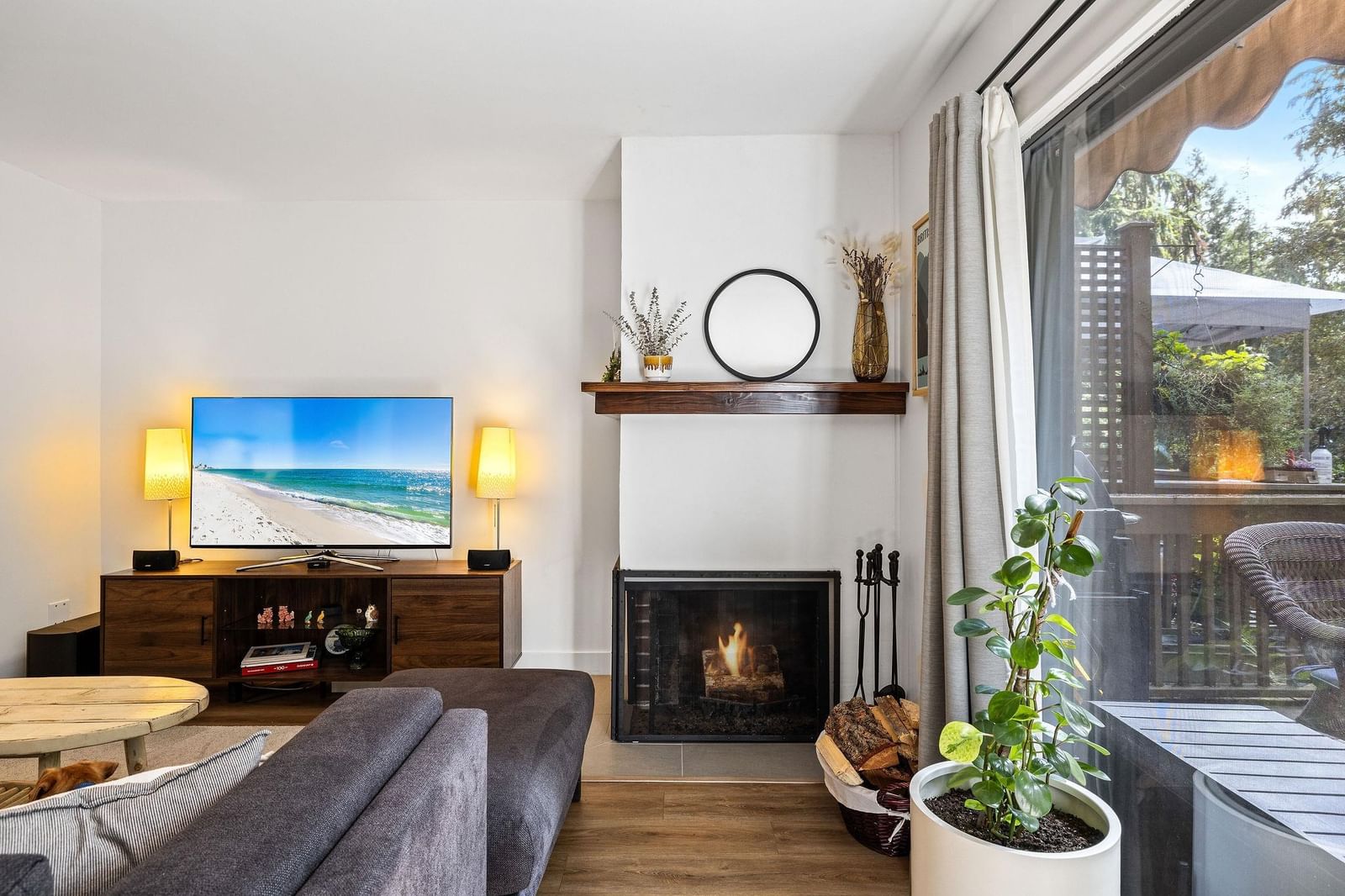 Listing Image 12