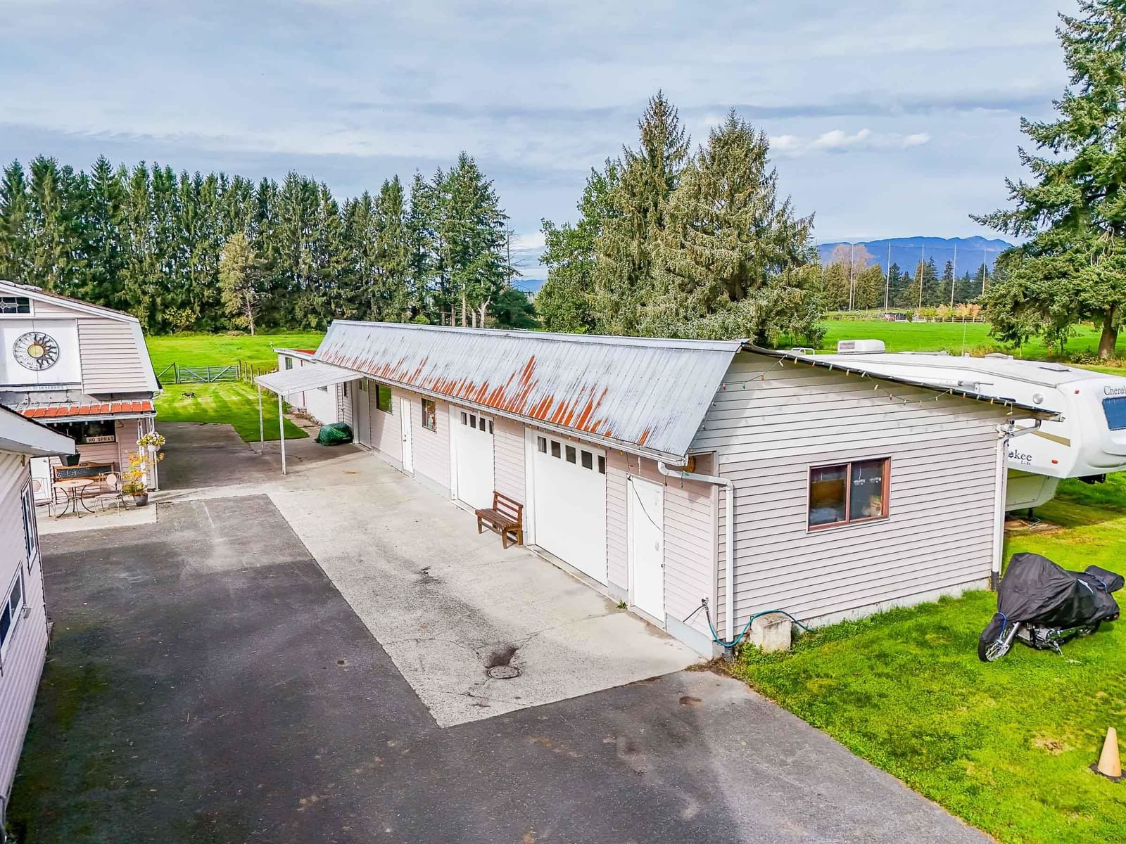 Listing Image 14