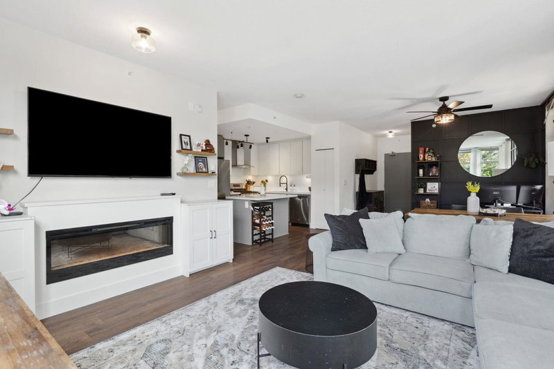 102 - 3602 Aldercrest Drive, North Vancouver, V7G 0A2 | Image 2