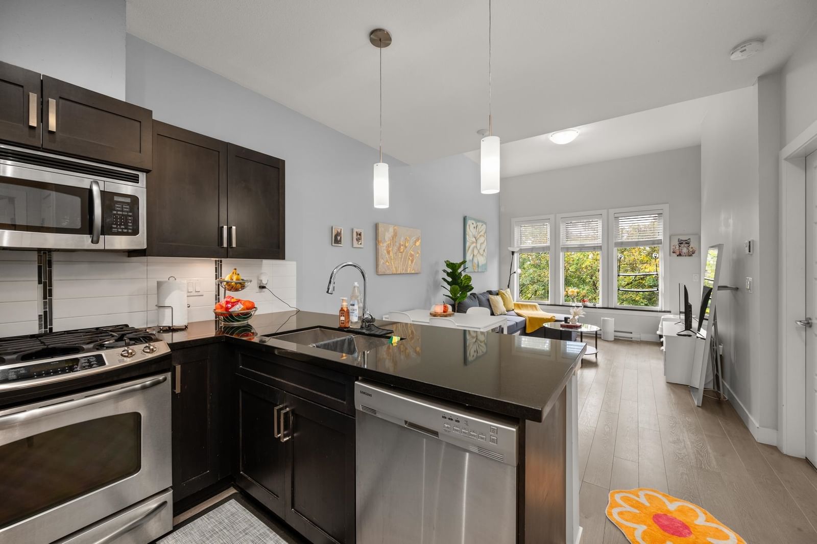 Listing Image 15