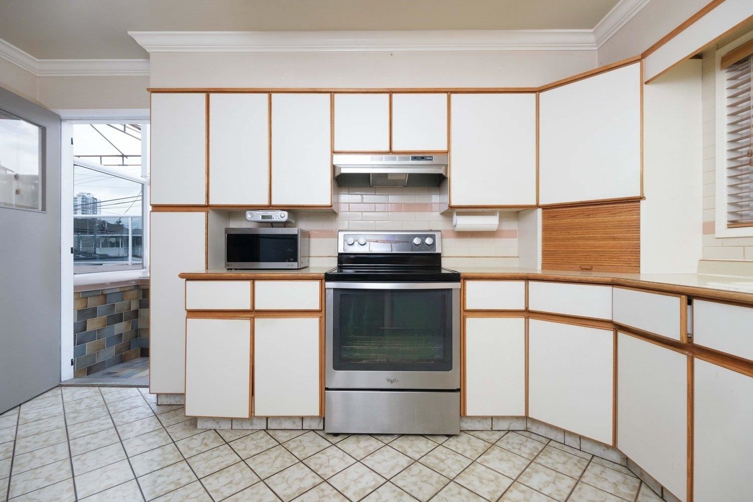 Listing Image 9