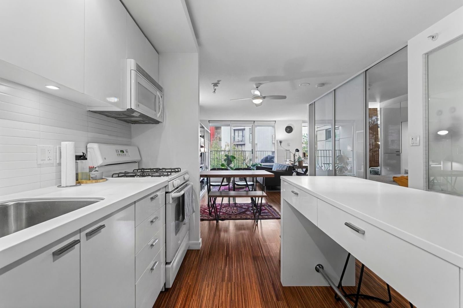 Listing Image 11