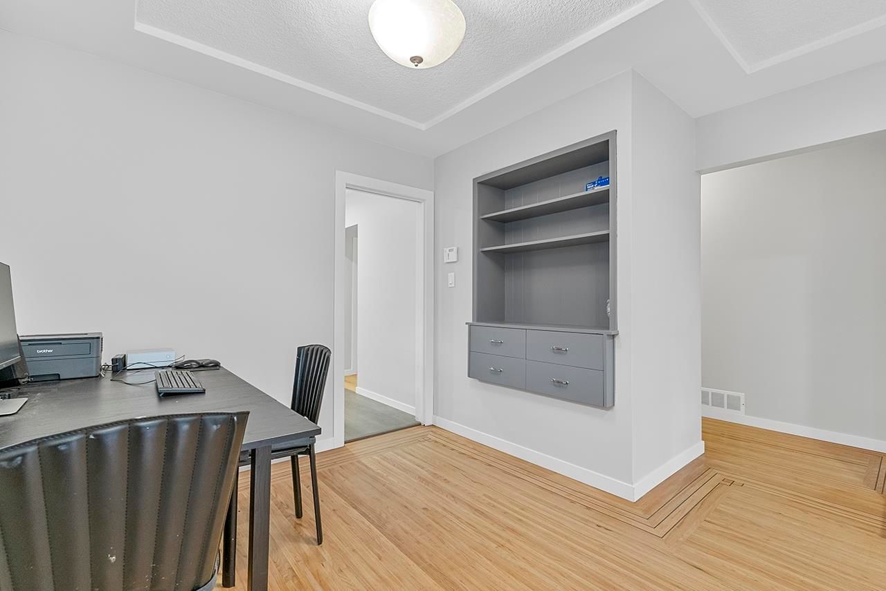 Listing Image 6