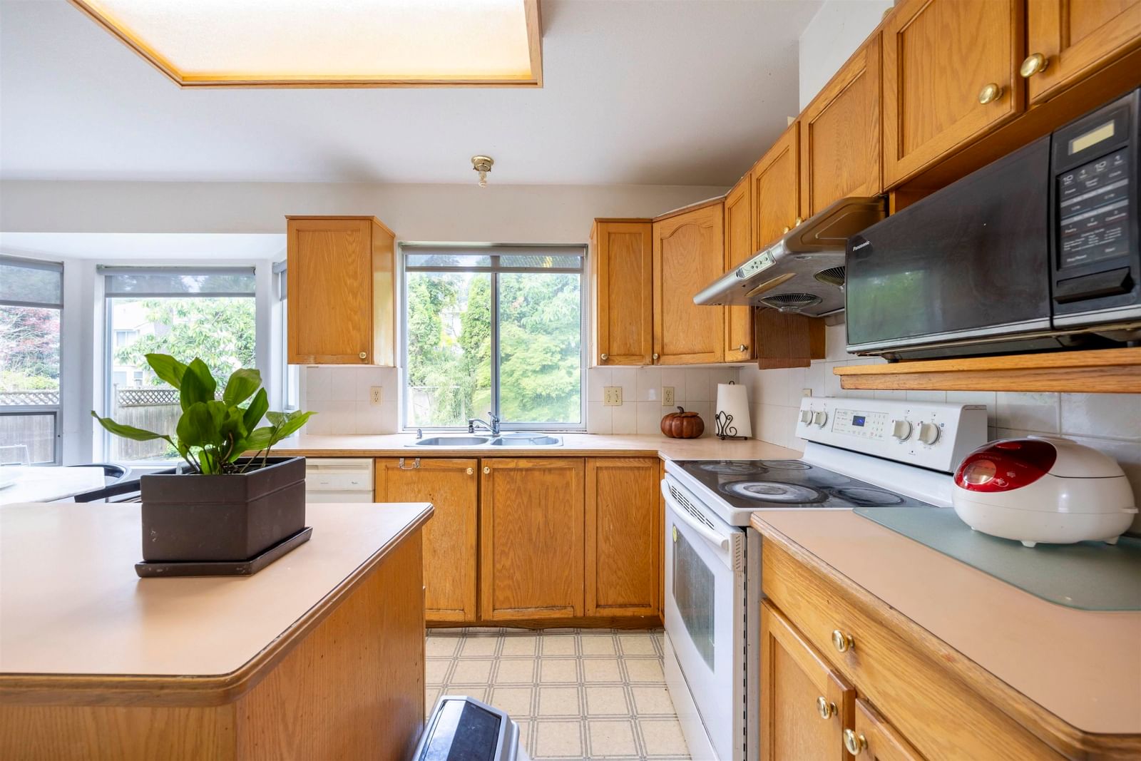Listing Image 9