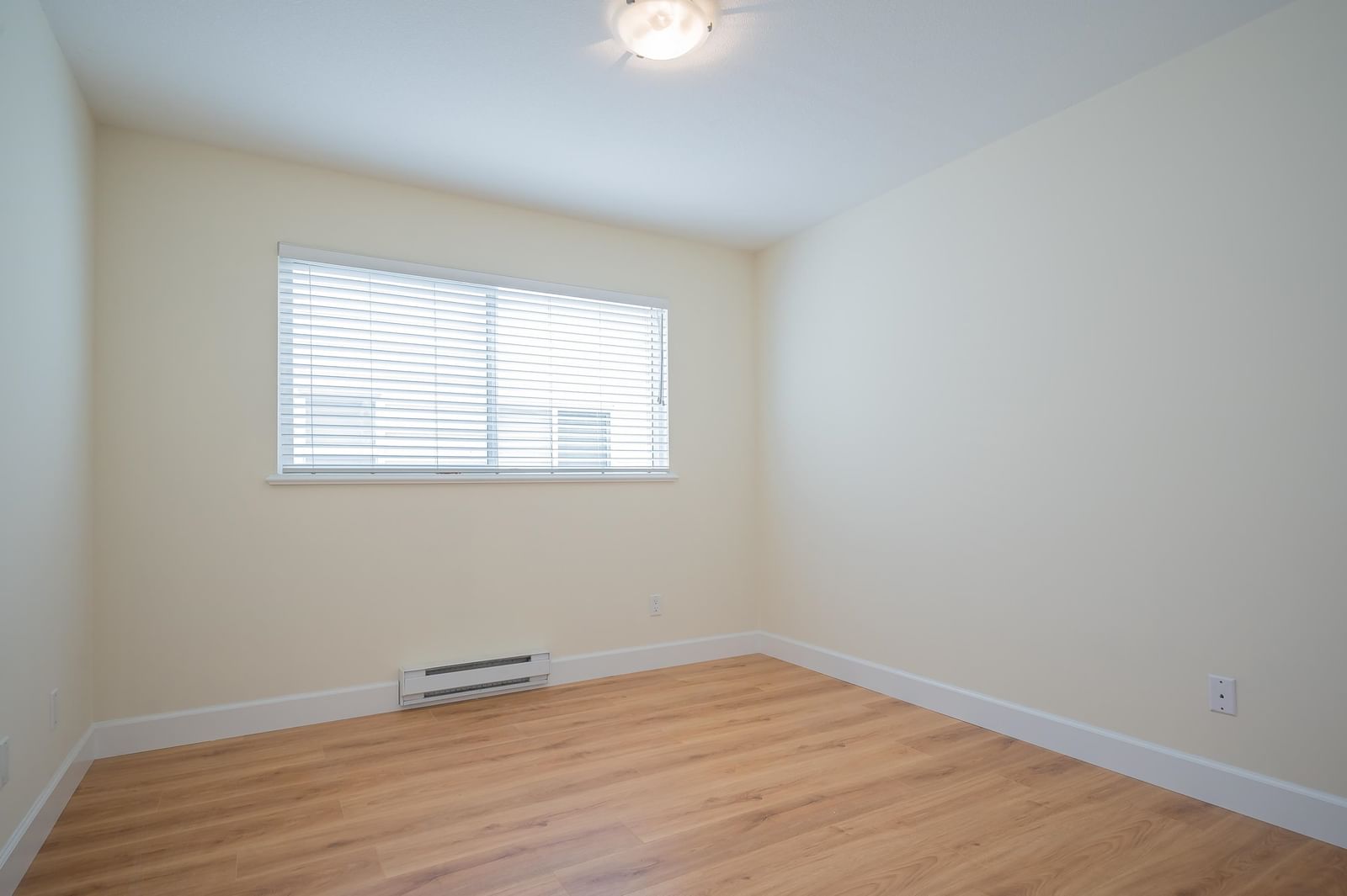 Listing Image 30