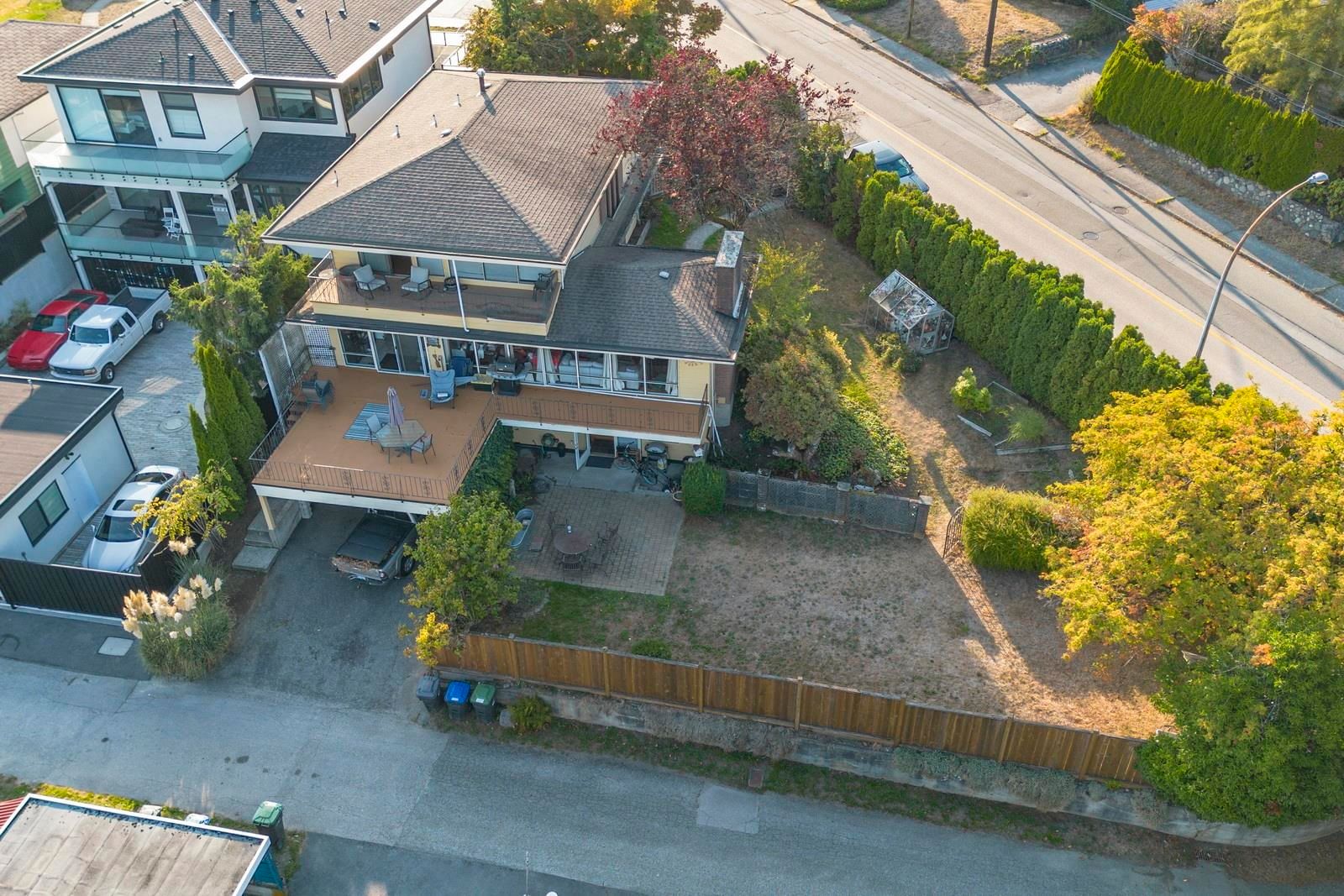 Listing Image 8