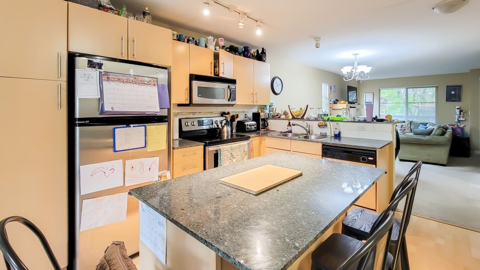 Listing Image 11