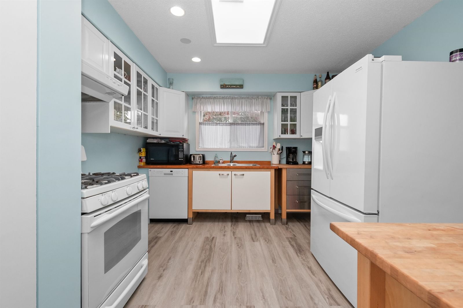 Listing Image 14