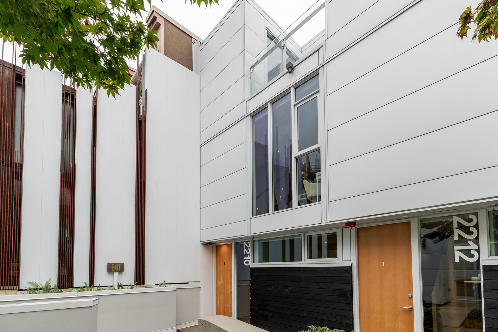 Listing Image 16