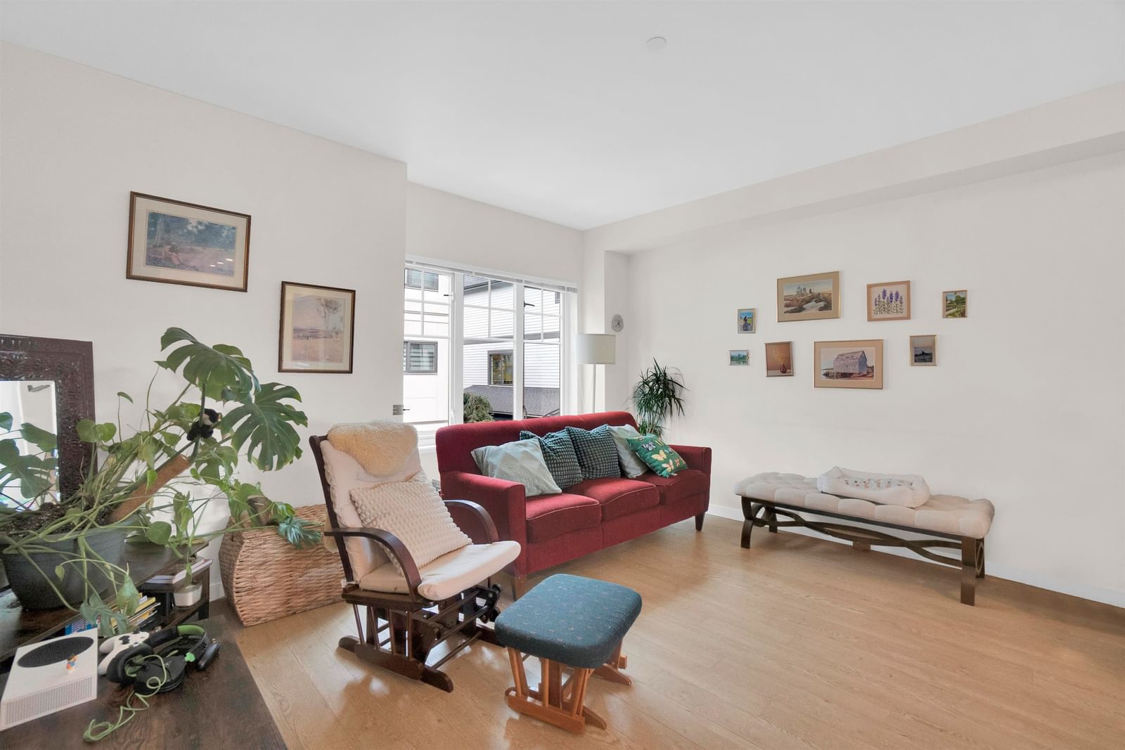 Listing Image 5