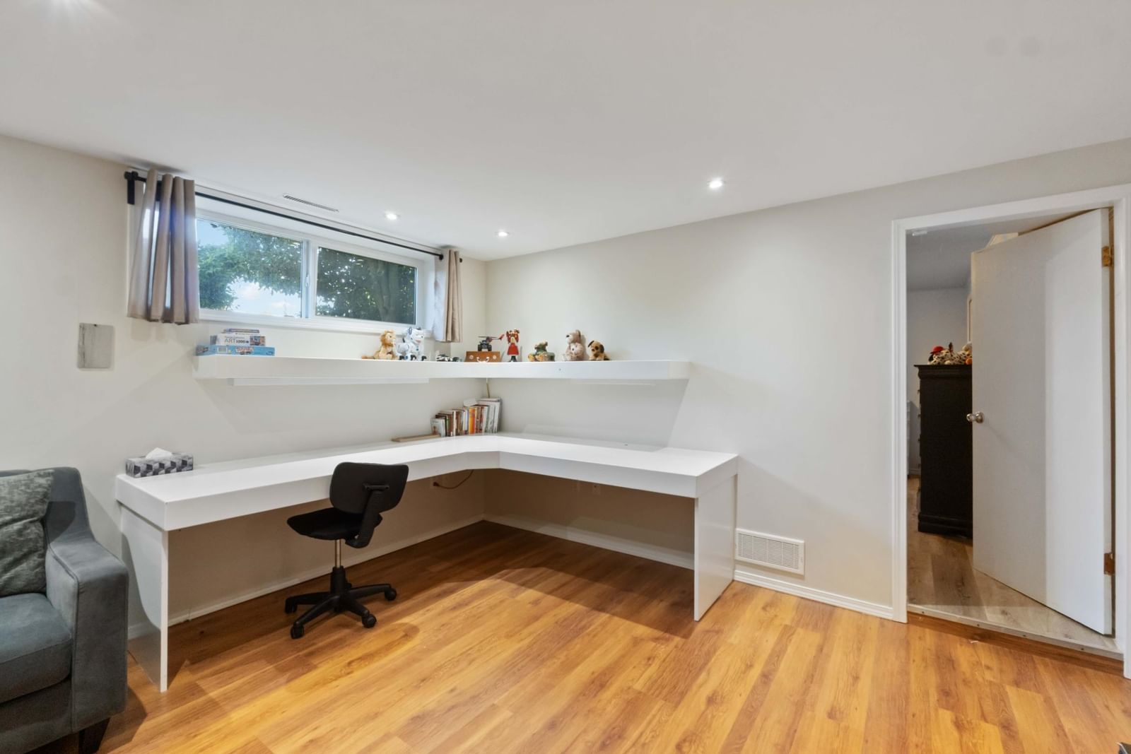 Listing Image 13