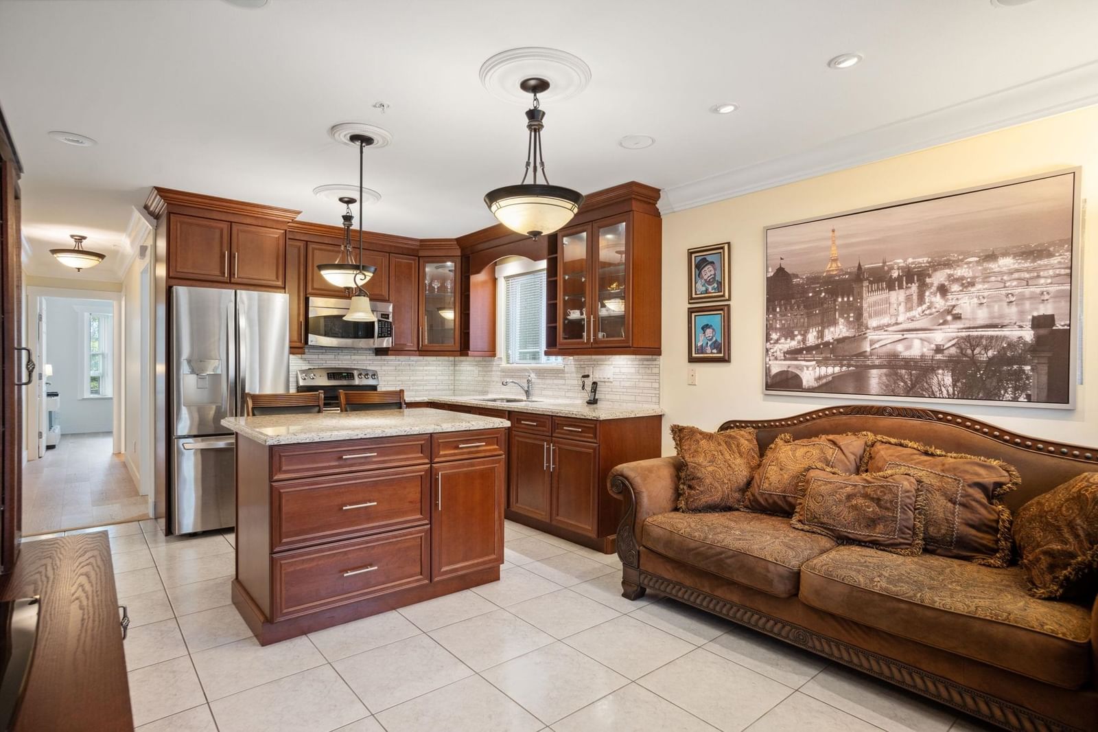 Listing Image 12