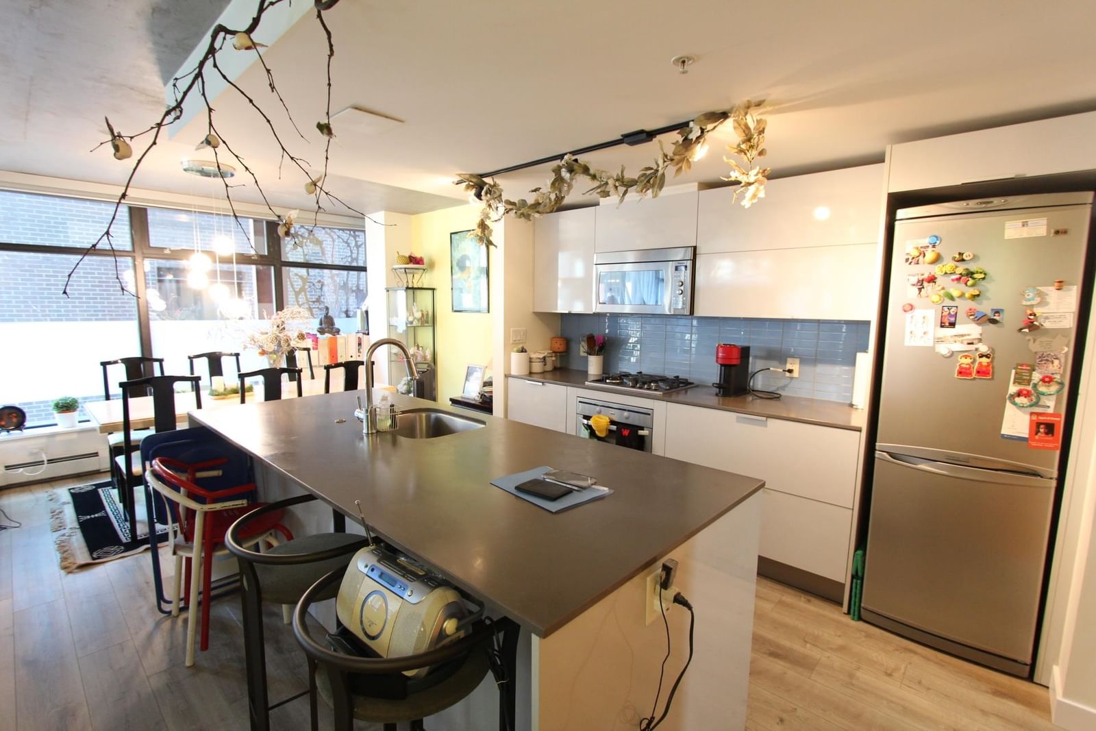 Listing Image 11