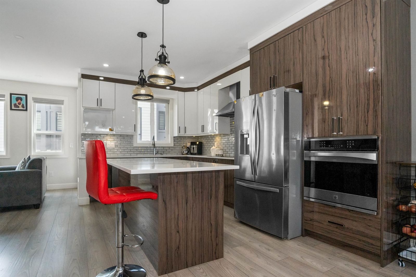 Listing Image 11