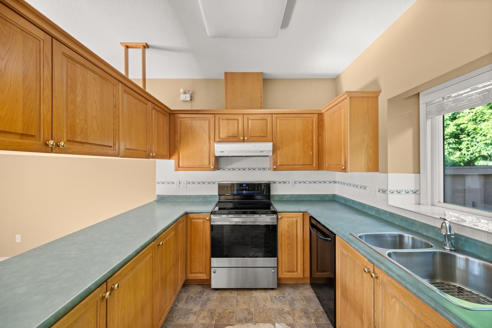 Listing Image 23