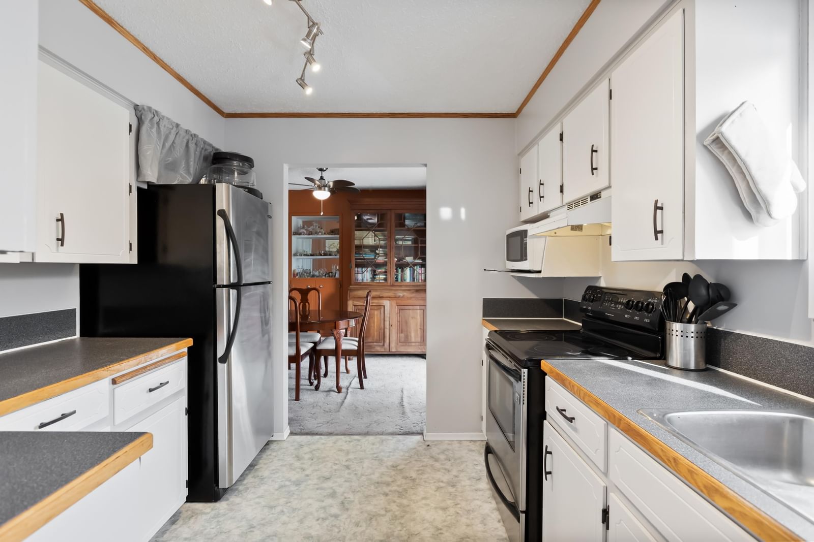 Listing Image 14