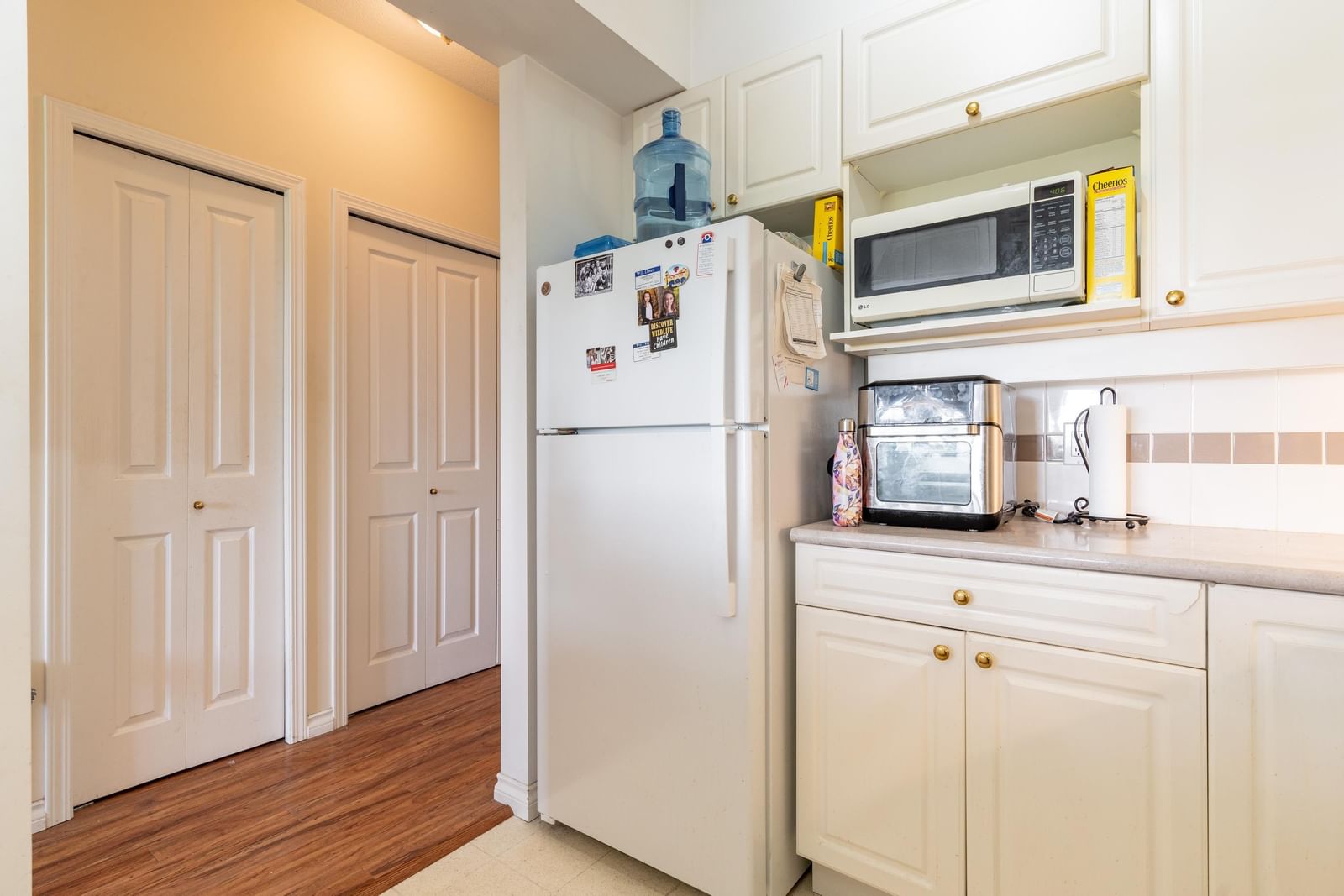 Listing Image 16