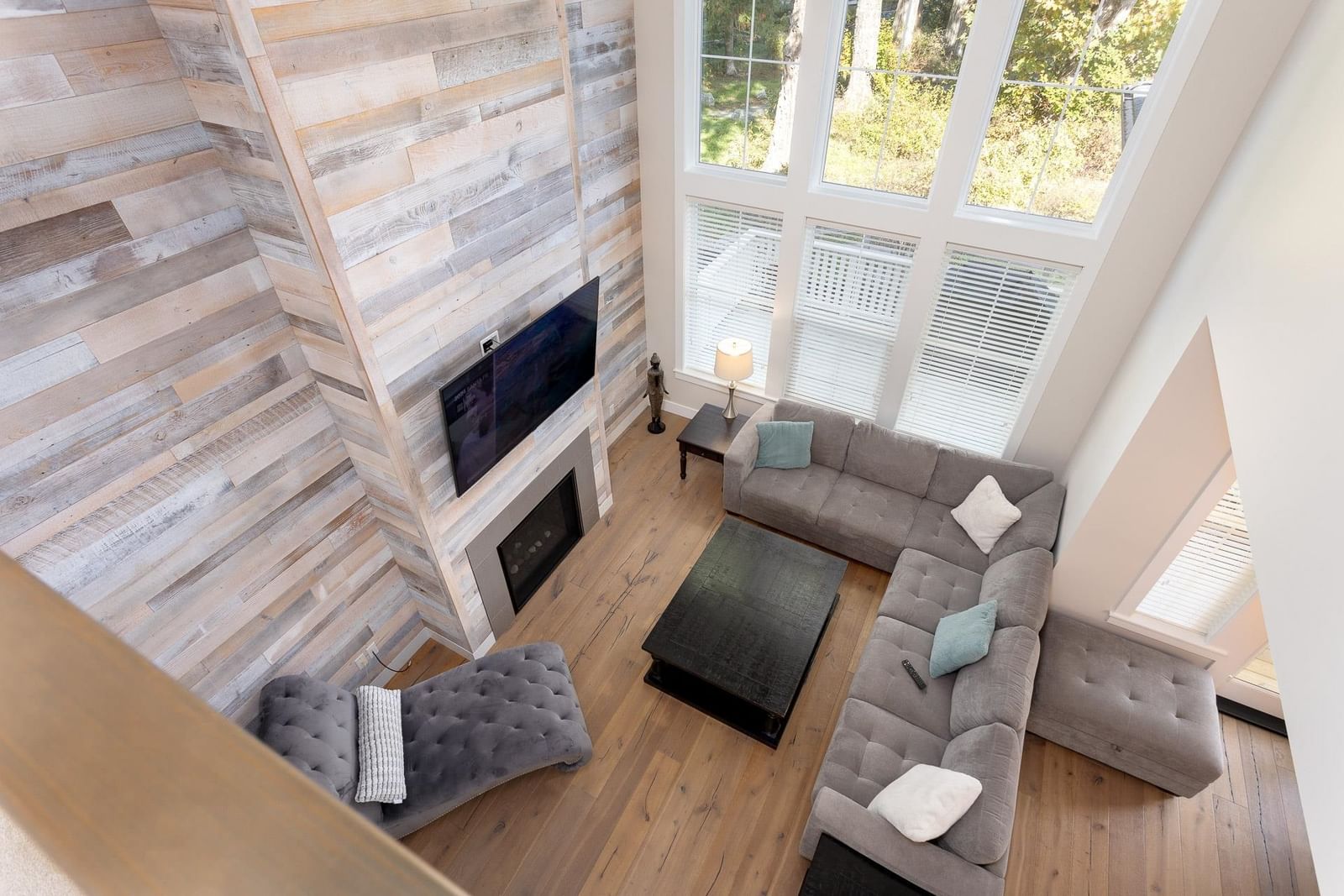 Listing Image 5