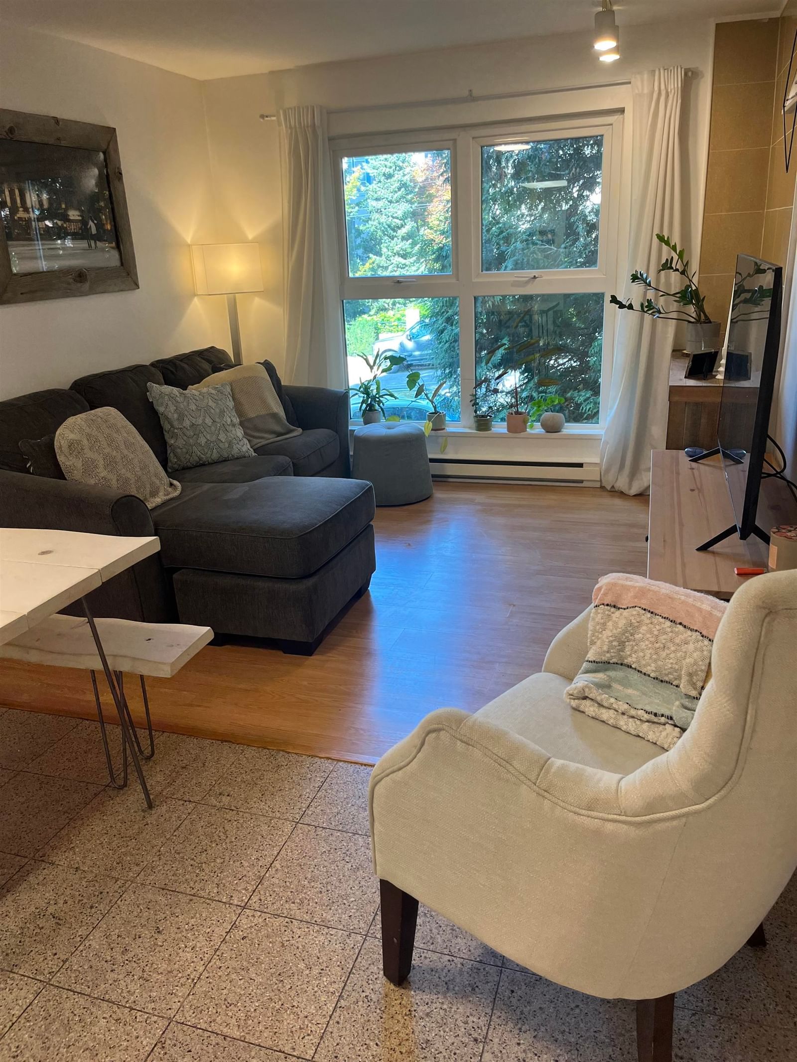Listing Image 5