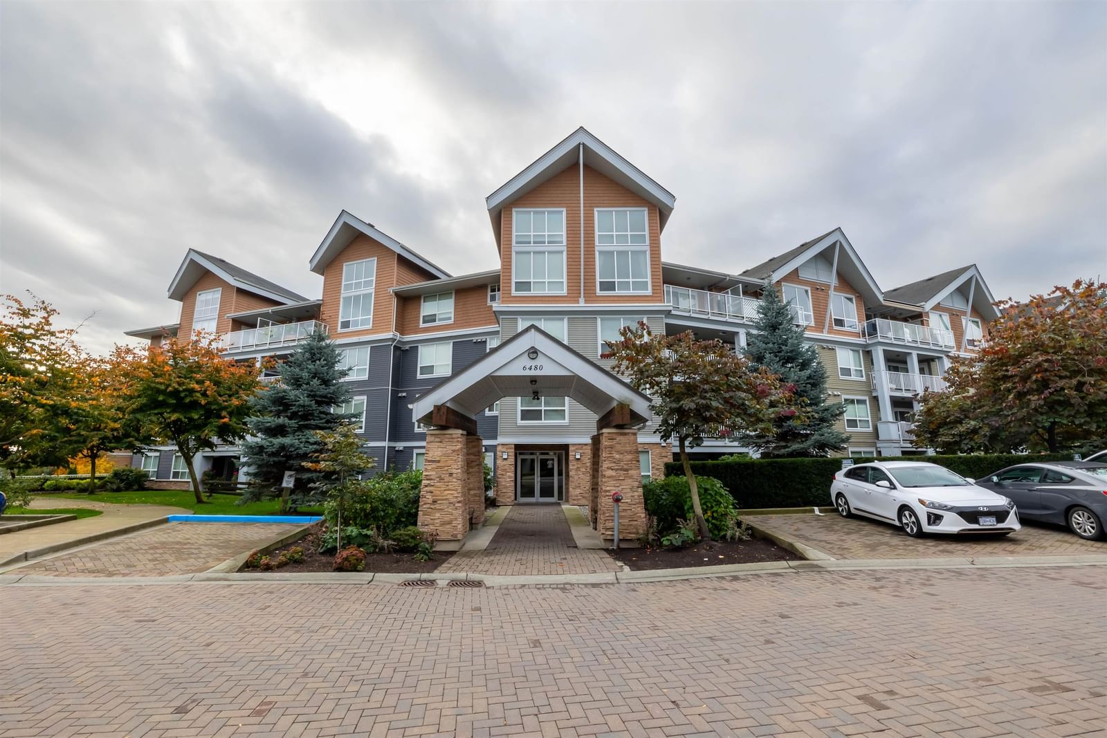 Listing Image 1