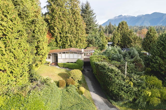 755 Anderson Crescent