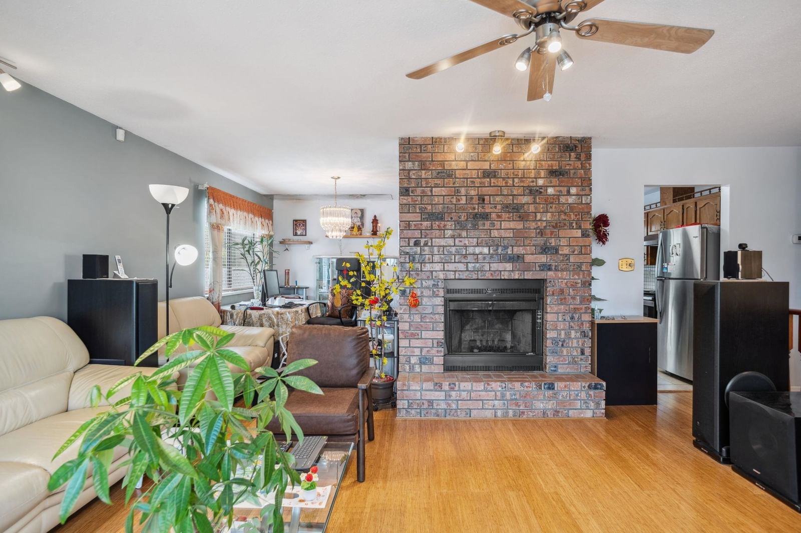 Listing Image 32