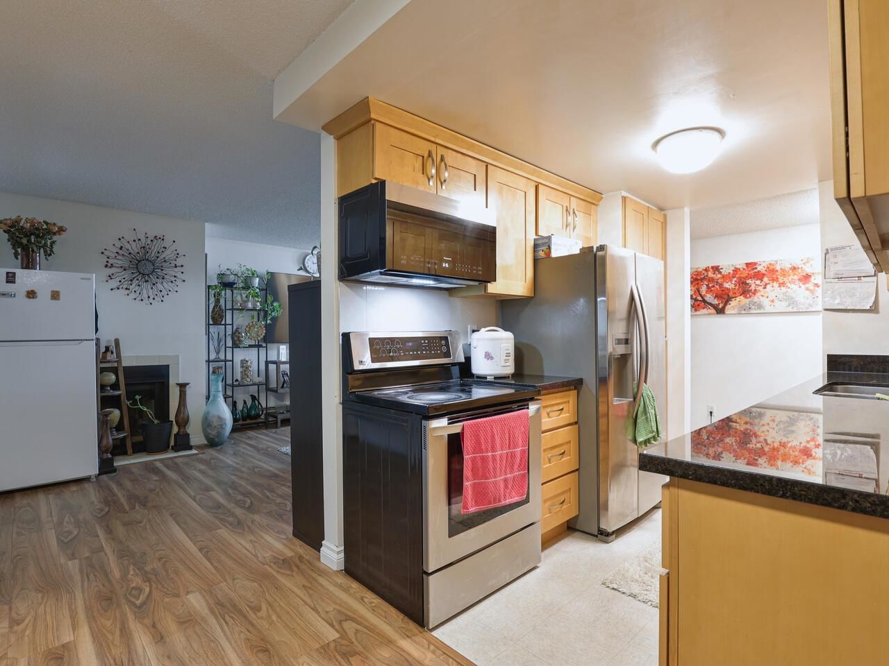 Listing Image 11