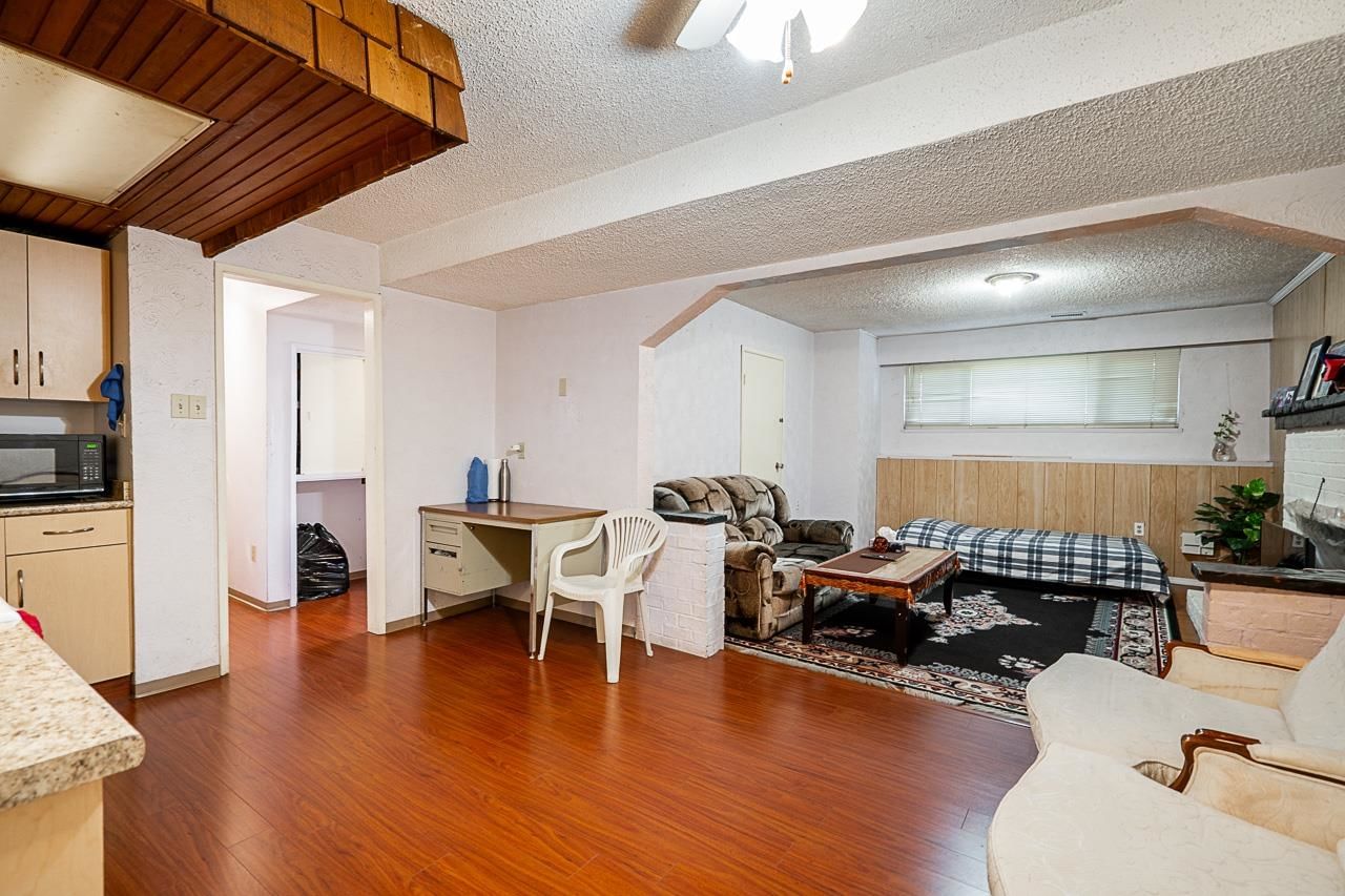 Listing Image 6